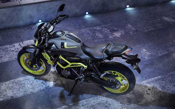 Yamaha MT-07 Moto Cage Night Fluo