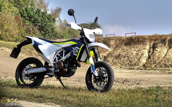 Svédasztalos mókázás: Husqvarna 701 Supermoto teszt Svédasztalos mókázás: Husqvarna 701 Supermoto teszt