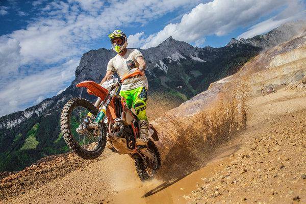 Elektromos Enduro az év legkeményebb versenyén?