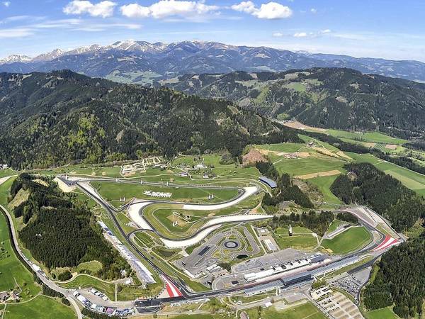 Pálya Péntek: Red Bull Ring, Ausztria Pálya Péntek: Red Bull Ring, Ausztria