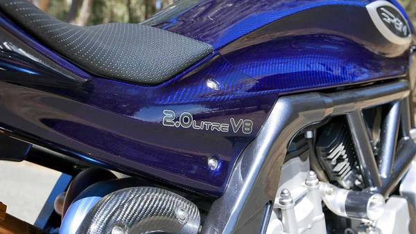 Kétezer köbcentis, 334 lóerős V8-as naked motor Ausztráliából, jöhet?