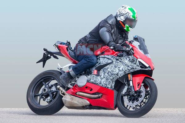 Októberben érkezik a Ducati Panigale 959! Videón már látszik