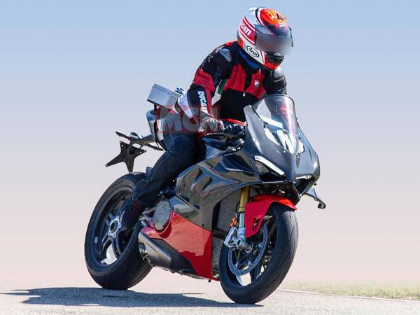 A karbon kora: Panigale V4 Superleggera