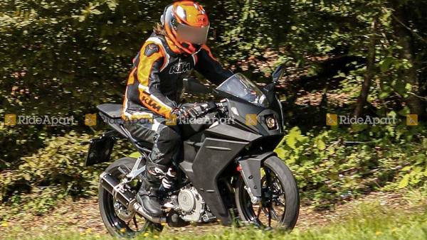 A szomszédban már készül az új KTM RC 390