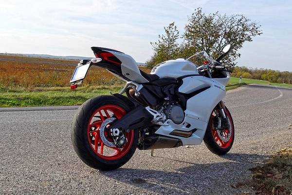 Kis Panigale nagy lendülettel - Ducati 959 Panigale teszt