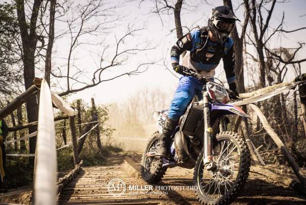 Törött lábbal nyerte meg Szőke Márk a szezon második Endurocross versenyét