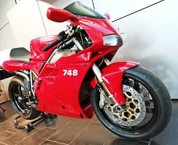 Randevú a Dívával - Ducati 748S teszt