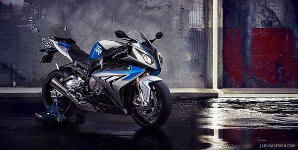 Ilyen lesz a 2015-ös BMW S1000RR...