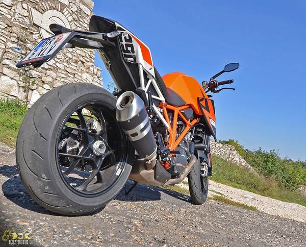 Az év tesztje: BMW S1000R a KTM 1290 SuperDuke R ellen