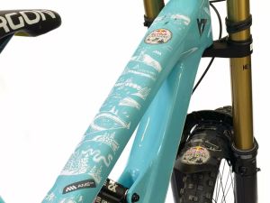 All mountain style AMSFGRBHW keret őr extra védelem Red Bull® Hardline Rámpa 6