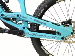 All mountain style AMSFGRBHG keret őr extra védelem Red Bull® Hardline Rámpa 5