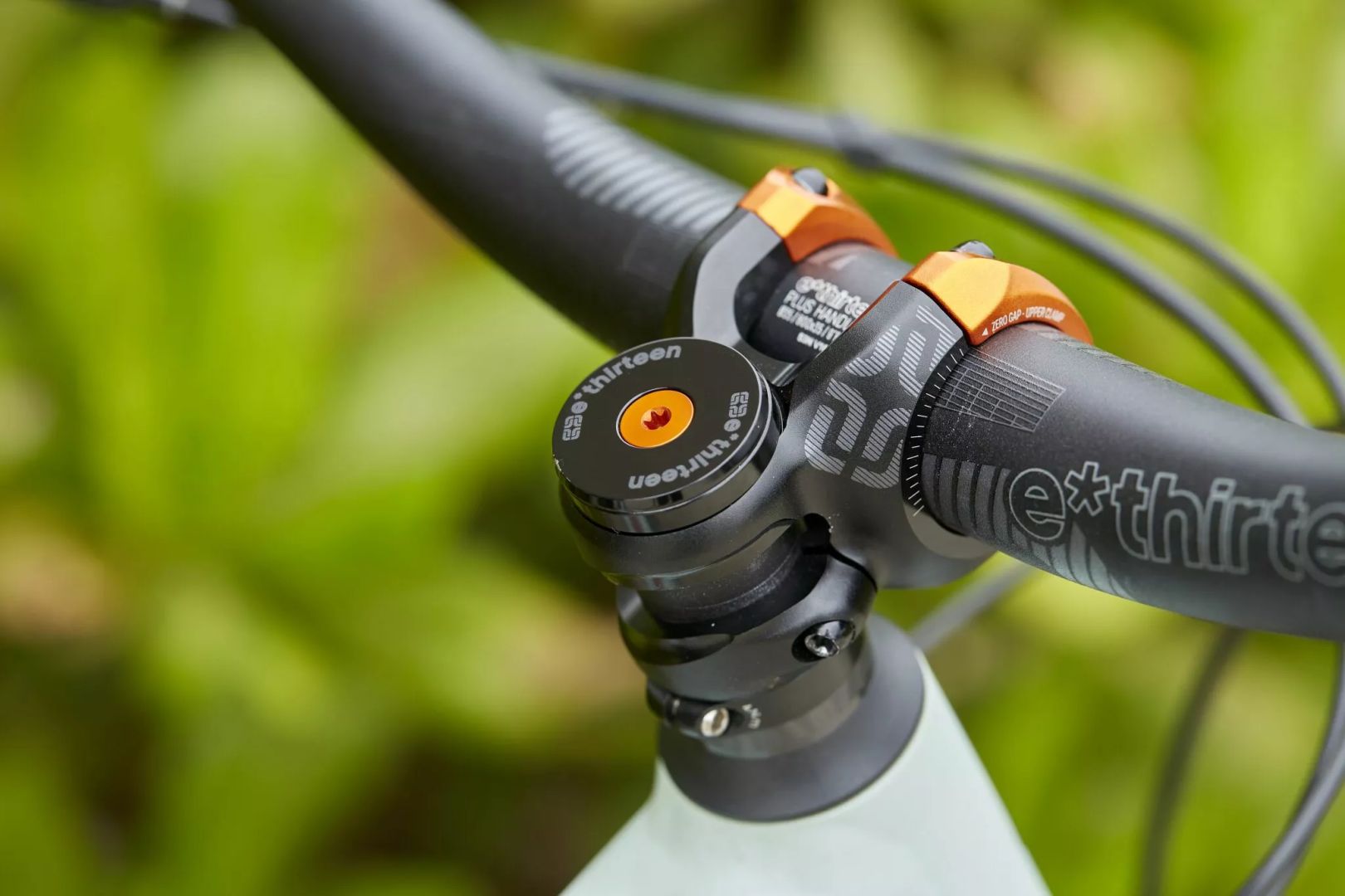E*thirteen ST1UPA-114 Top Cap & amp; Fülhallgató -távtartó készlet 0