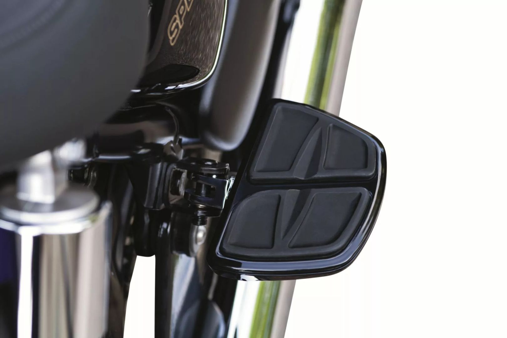 Kuryakyn KUR7613 Kinetic™ mini táblák Lábtartó 2
