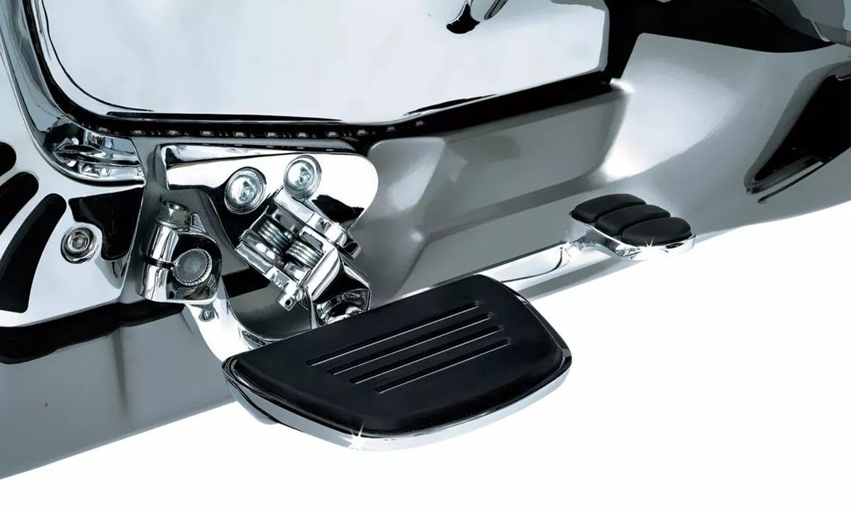 Kuryakyn KUR4328 Prémium minitábla Comfort Drop rögzítéssel Lábtartó 1