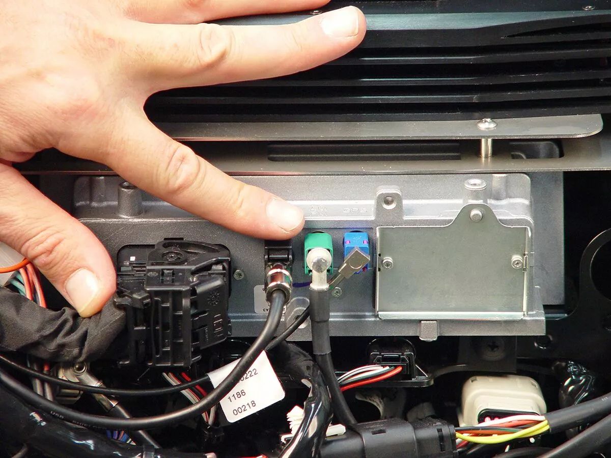 J & m FPA-HCFM14-P Passzív Flexpower ™ Hide-Away AM/FM/WB antenna Rádió / URH 1