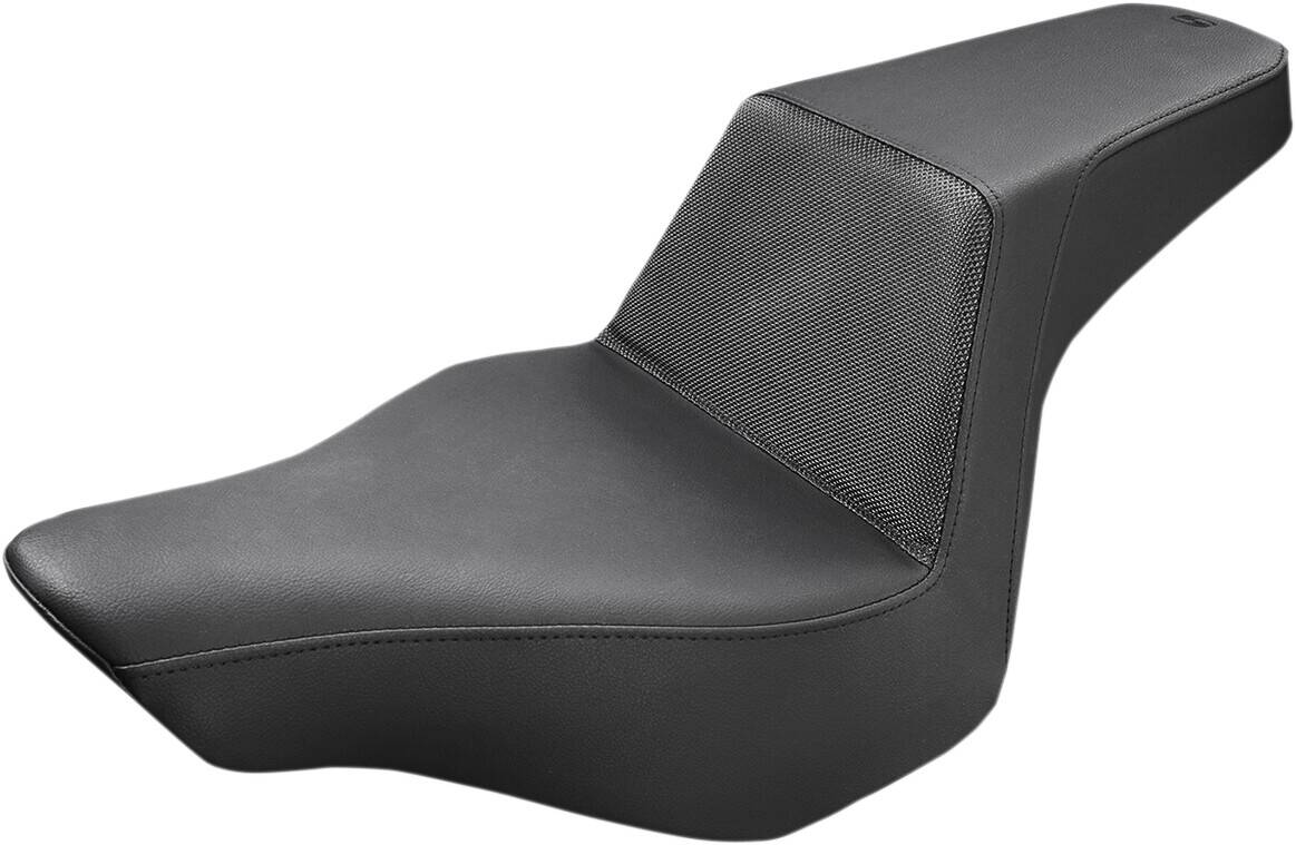 Saddlemen ülés lépés felül GRIPPER sima fekete Ülés, nyereg 0