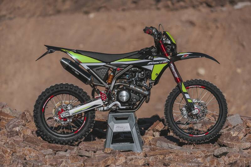FANTIC XEF125 ENDURO Performance 4T MY22 FANTIC motorkerékpár 0