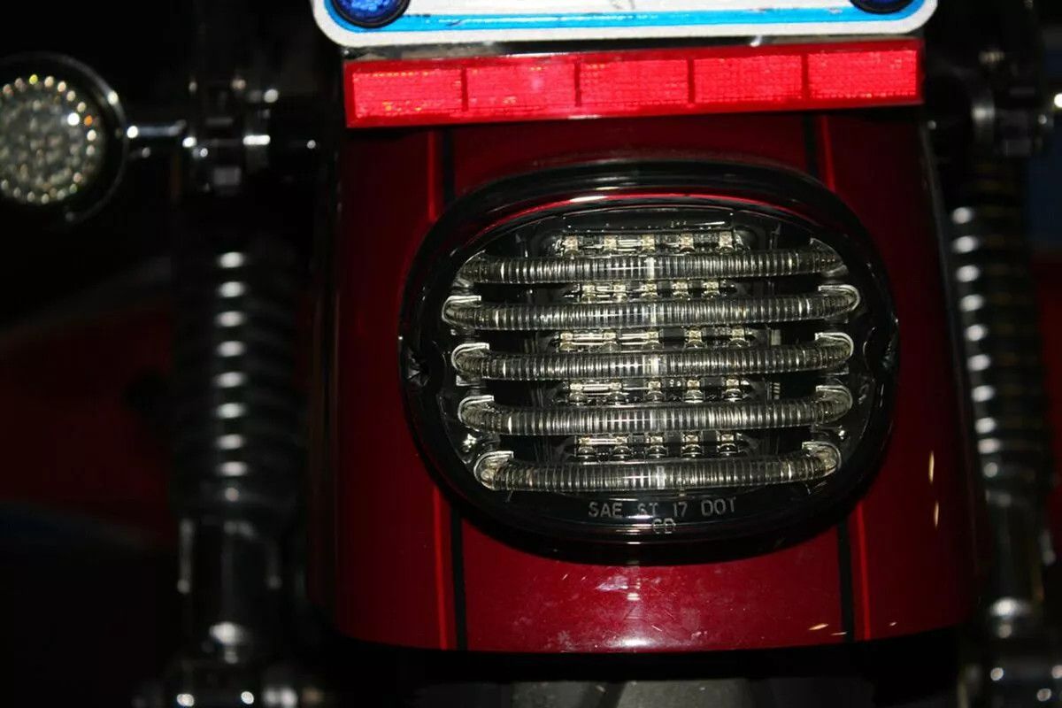 Custom dynamics PB-TL-LP-S ProBEAM® alacsony profilú LED-es hátsó lámpakészlet Hátsólámpa 2