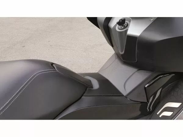 Uniracing K46474 Scooter Scratch Saver Matrica 1