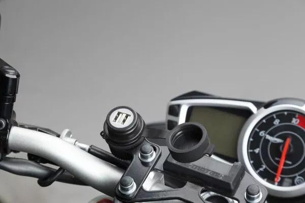 Sw-motech EMA.00.107.11300 USB dupla töltőaljzat kábelköteggel Elektromos alkatrészek  1