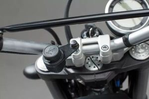 Sw-motech EMA.00.107.12300 szivargyújtó foglalat konzol M8 Elektromos alkatrészek  1