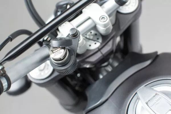 Sw-motech EMA.00.107.12300 szivargyújtó foglalat konzol M8 Elektromos alkatrészek  4