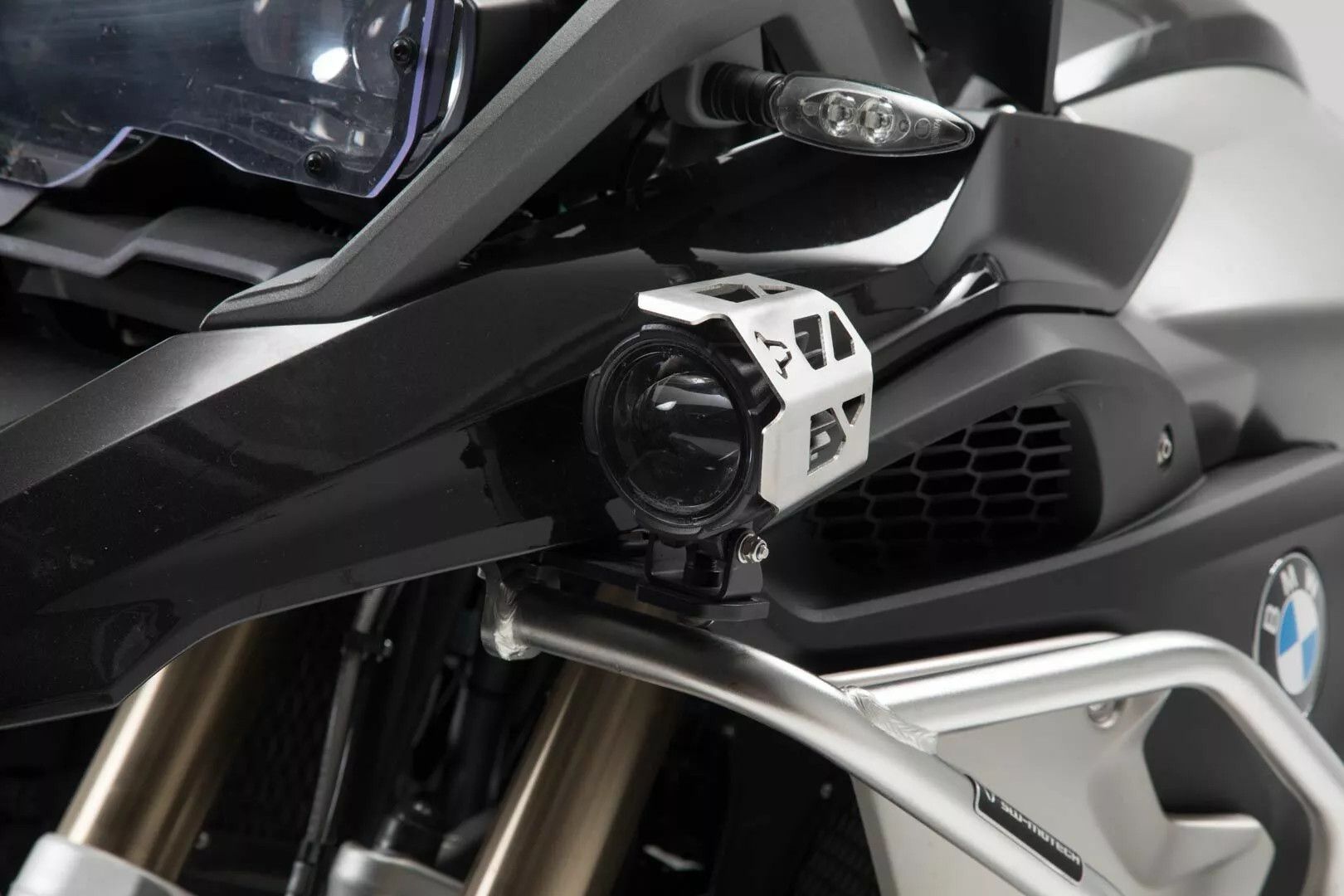 Sw-motech NSW.00.490.10201 Fényszóróvédő Kiegészítő lámpa, irányjelző 0
