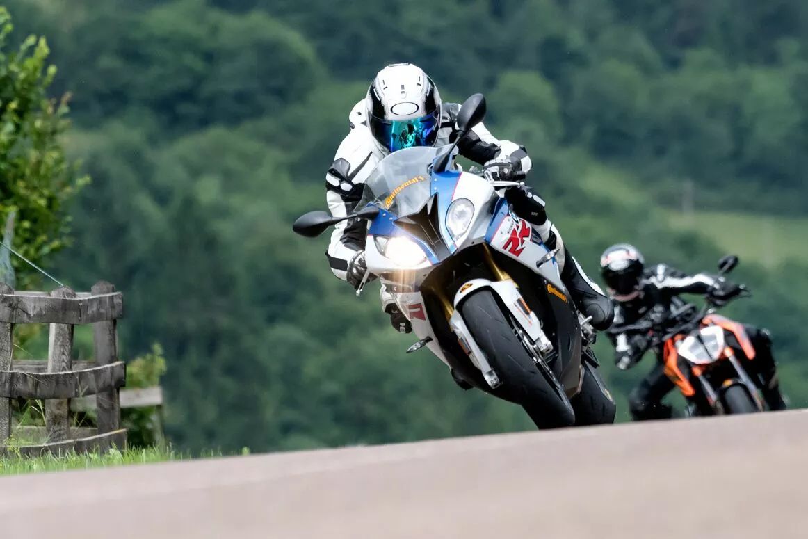 Continental 02446610000 ContiraCeatTack 2 Street gumiabroncs Motorkerékpár gumiabroncs 1