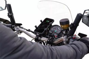 RAM MOUNT RAMB149ZAUN12WV Tough-Charge™ vízálló vezeték nélküli töltőtartó Kameratartó, GPS tartó, telefontartó 2
