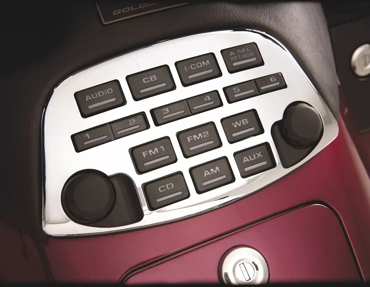 Show chrome 52-696 Chrome Radio Panel Accent Sebességmérő és fordulatszámmérő 1