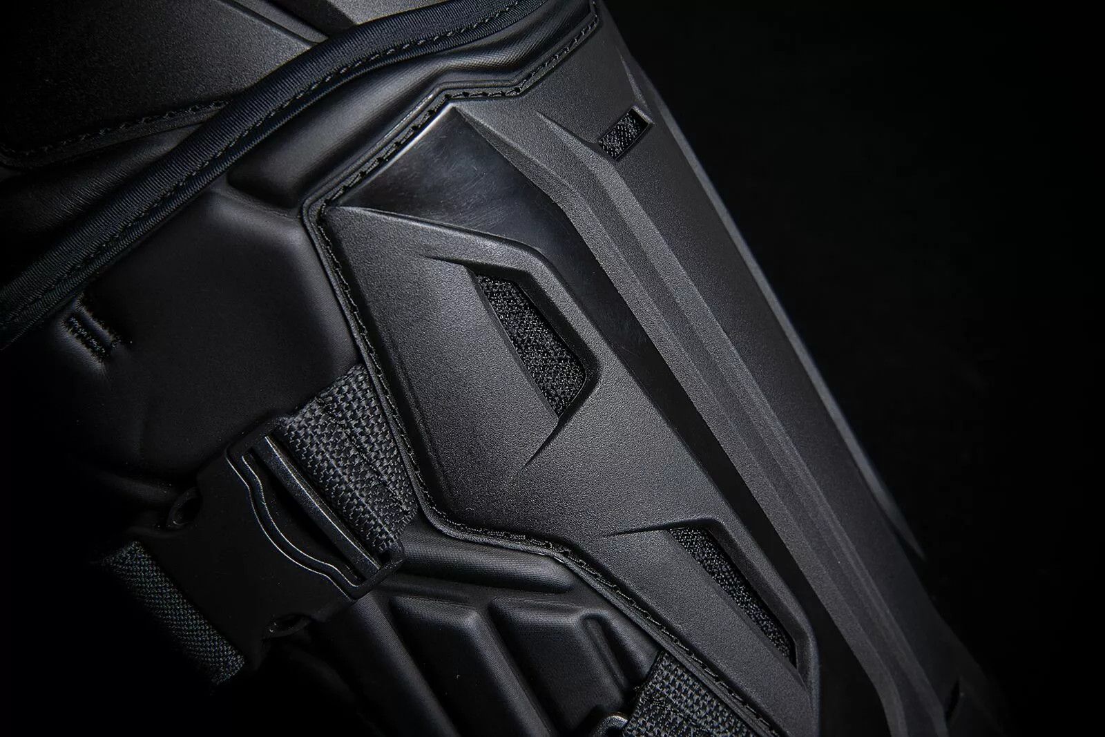 Icon 2704-0494 Field Armor 3 ™ térd Térdvédő 2
