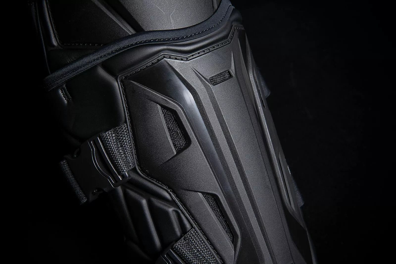 Icon 2704-0494 Field Armor 3 ™ térd Térdvédő 7