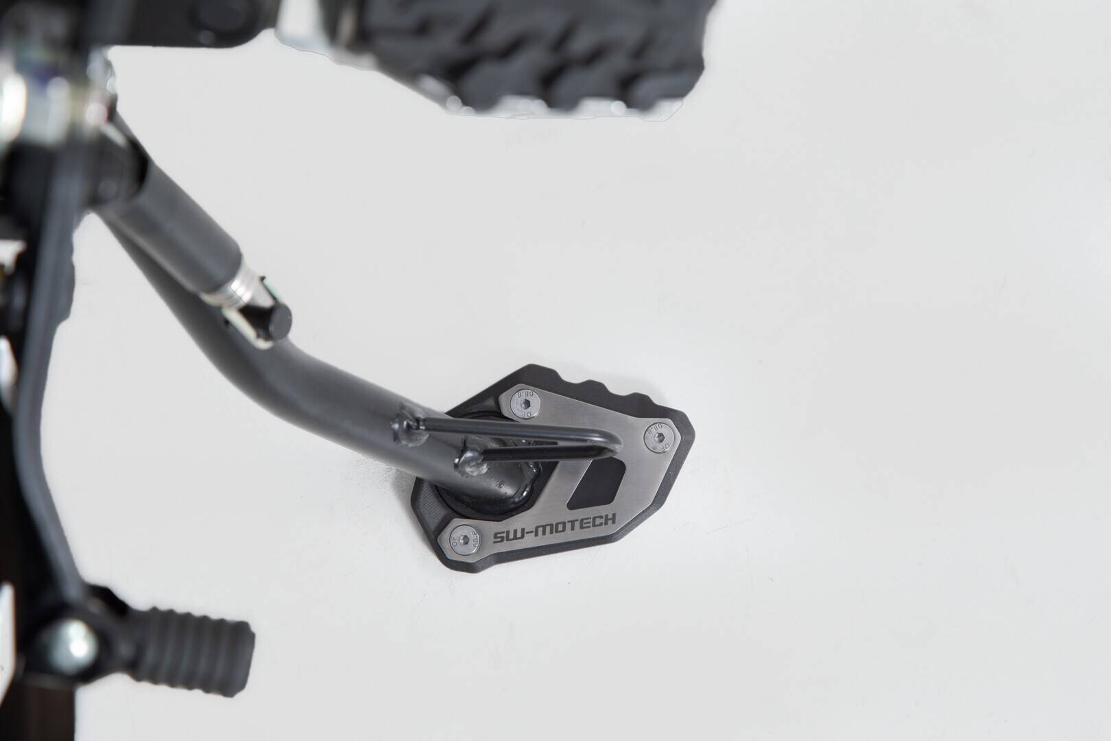 Sw-motech SIDESTAND láb kiterjesztés BLACK/SILVER KTM 390 Adventure Bukócső, blokkvédő, váz 0