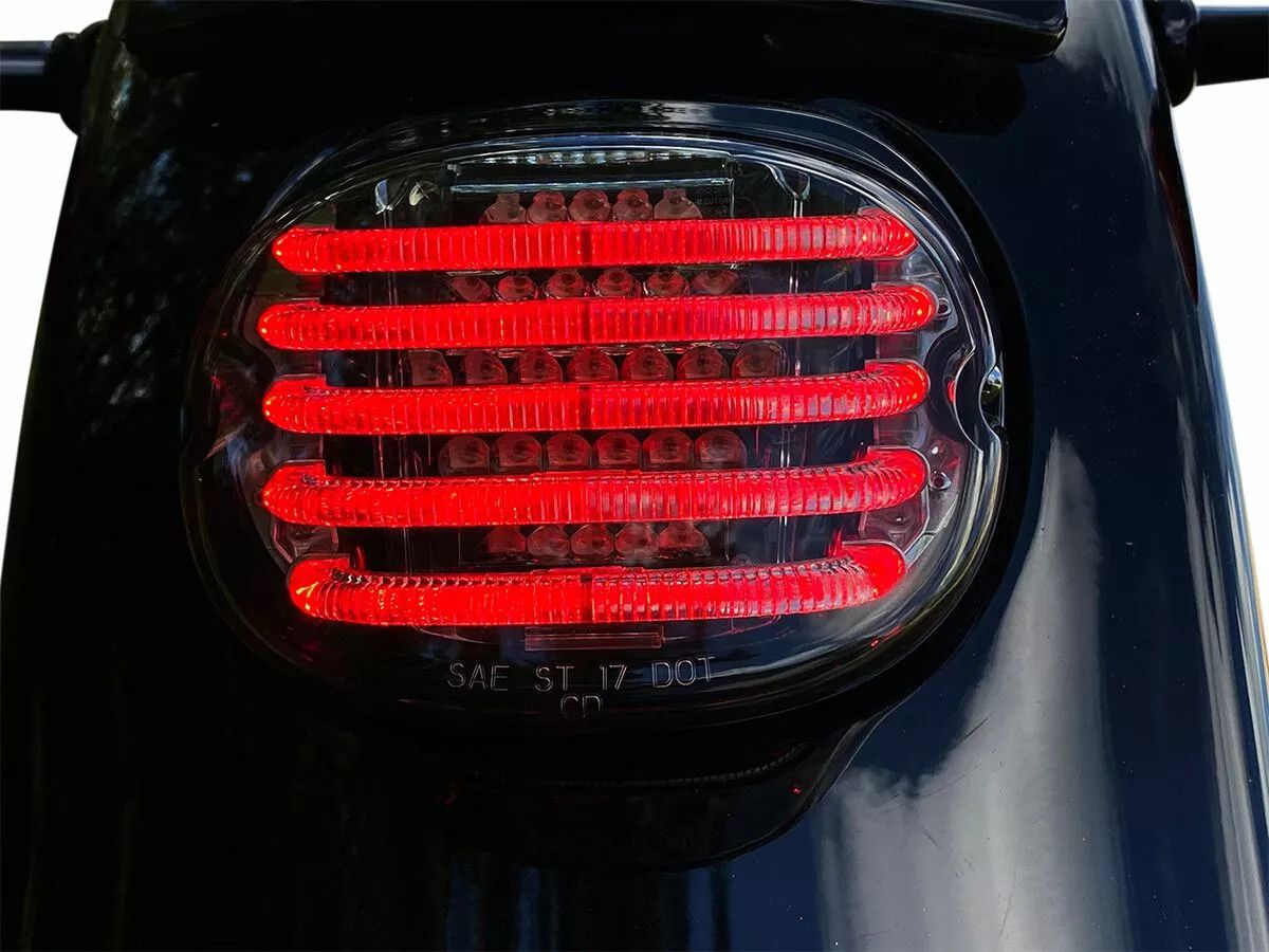 Custom dynamics PB-TL-INT-TW-S ProBEAM® integrált alacsony profilú LED-es hátsó lámpák kiegészítő irányjelzőkkel Hátsólámpa 1