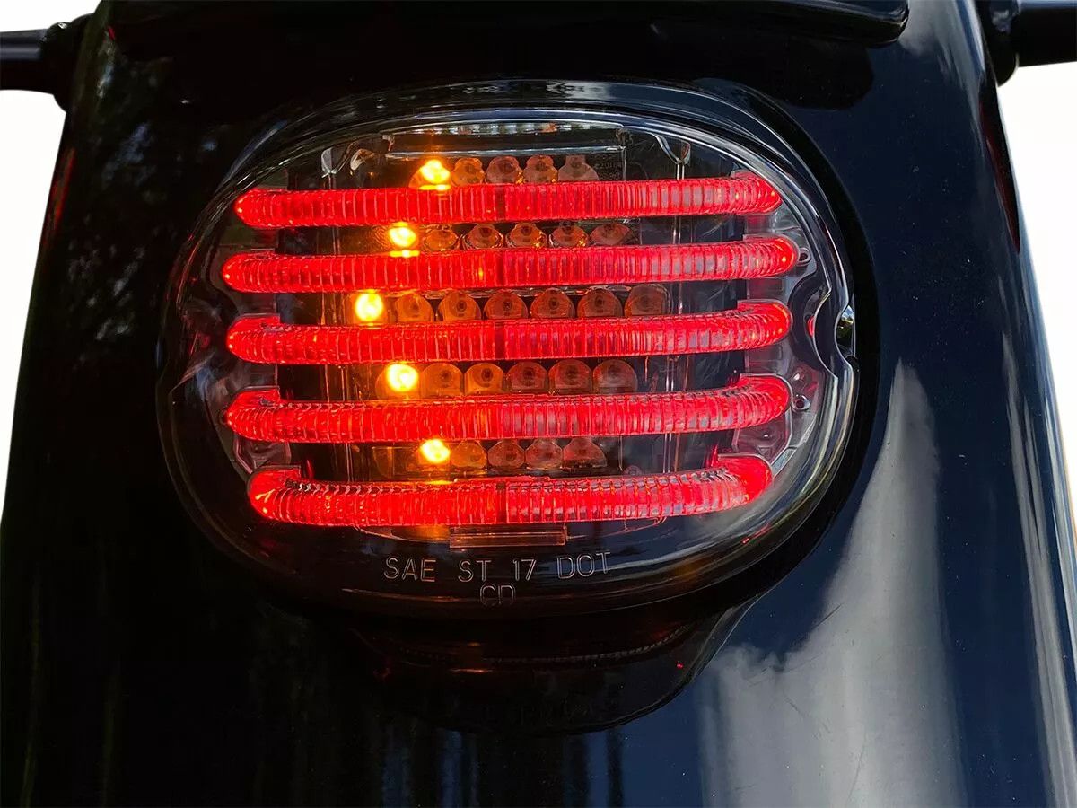 Custom dynamics PB-TL-INT-TW-S ProBEAM® integrált alacsony profilú LED-es hátsó lámpák kiegészítő irányjelzőkkel Hátsólámpa 2