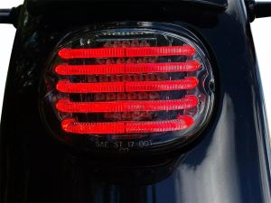 Custom dynamics PB-TL-INT-TW-S ProBEAM® integrált alacsony profilú LED-es hátsó lámpák kiegészítő irányjelzőkkel Hátsólámpa 1