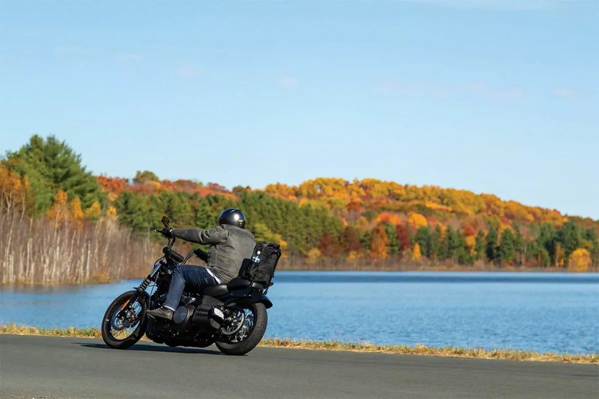 Kuryakyn KUR5257 LOMINUM RUNAWAWAY hátizsák Motoros hátizsák 4