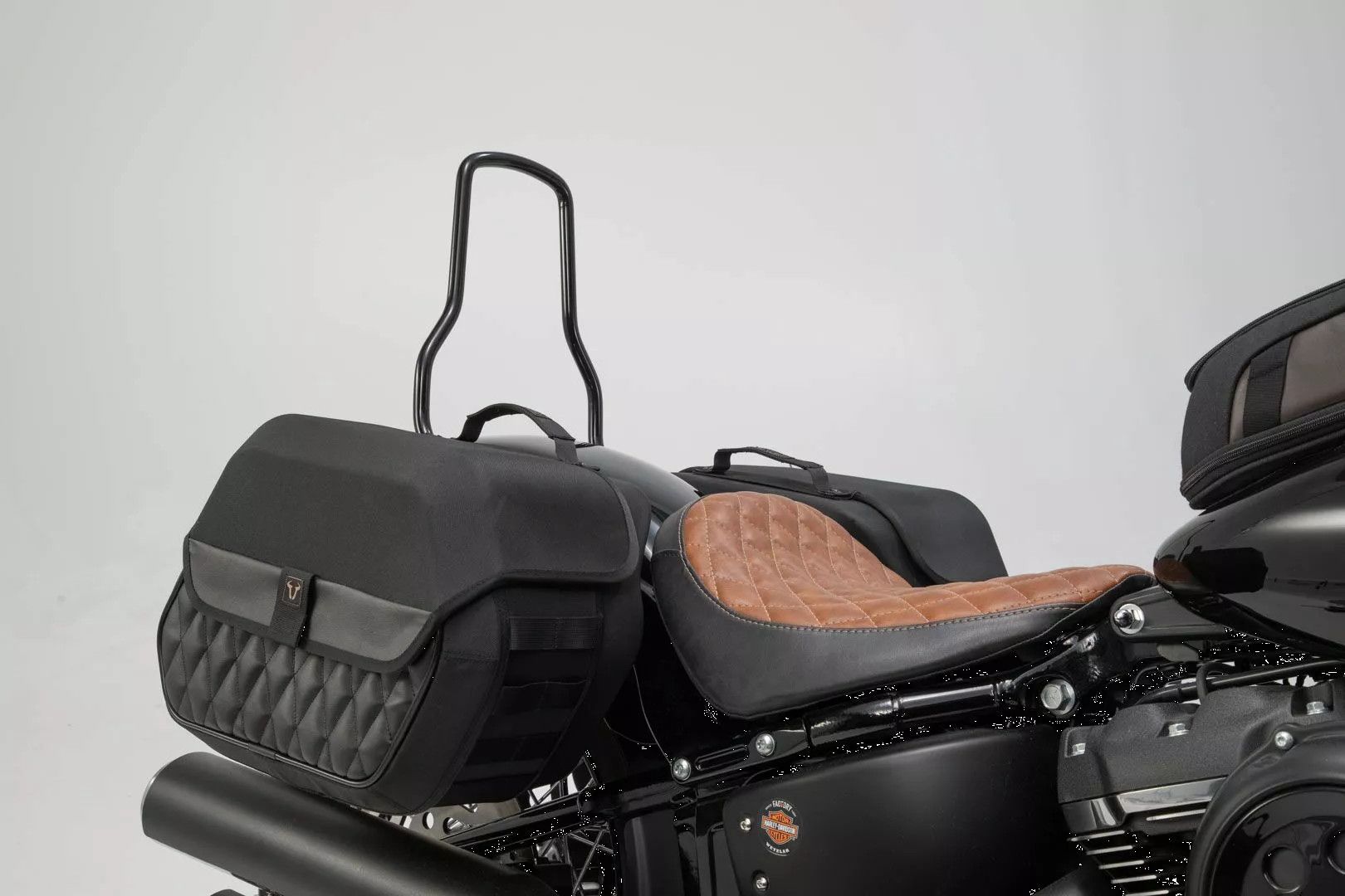 Sw-motech HTA.18.682.15000 SLH oldalsó tartó adapter készlet Csomagtartó állvány motorkerékpárra 4
