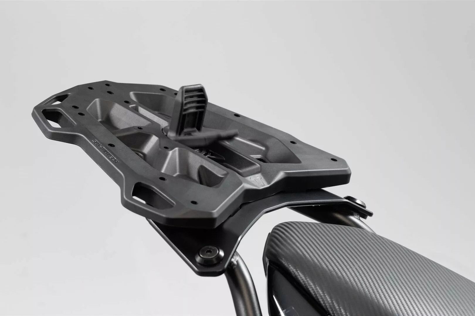Sw-motech GPT.00.152.54800/B utcai állványadapter Csomagtartó állvány motorkerékpárra 8