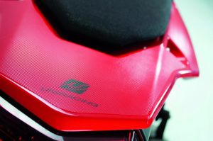 Uniracing K48850 Scratch Saver Yamaha Tenere 700 Matrica 2