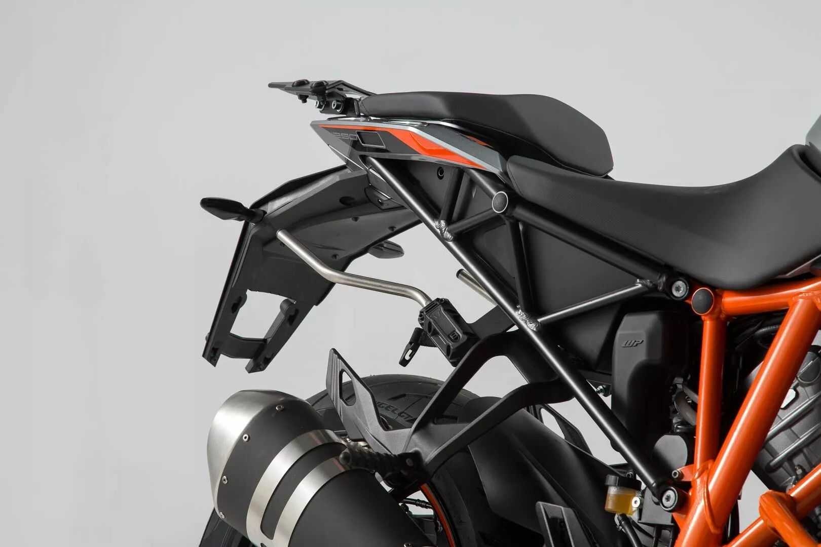 Sw-motech HTA.04.740.80300/B Blaze Pannier Spacer Oldaldoboz és alkatrészei 1