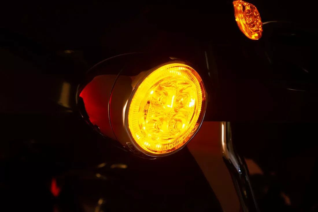 Ciro 45600 LED megvilágított Fang® első jelzőlámpa betétek Kiegészítő lámpa, irányjelző 1
