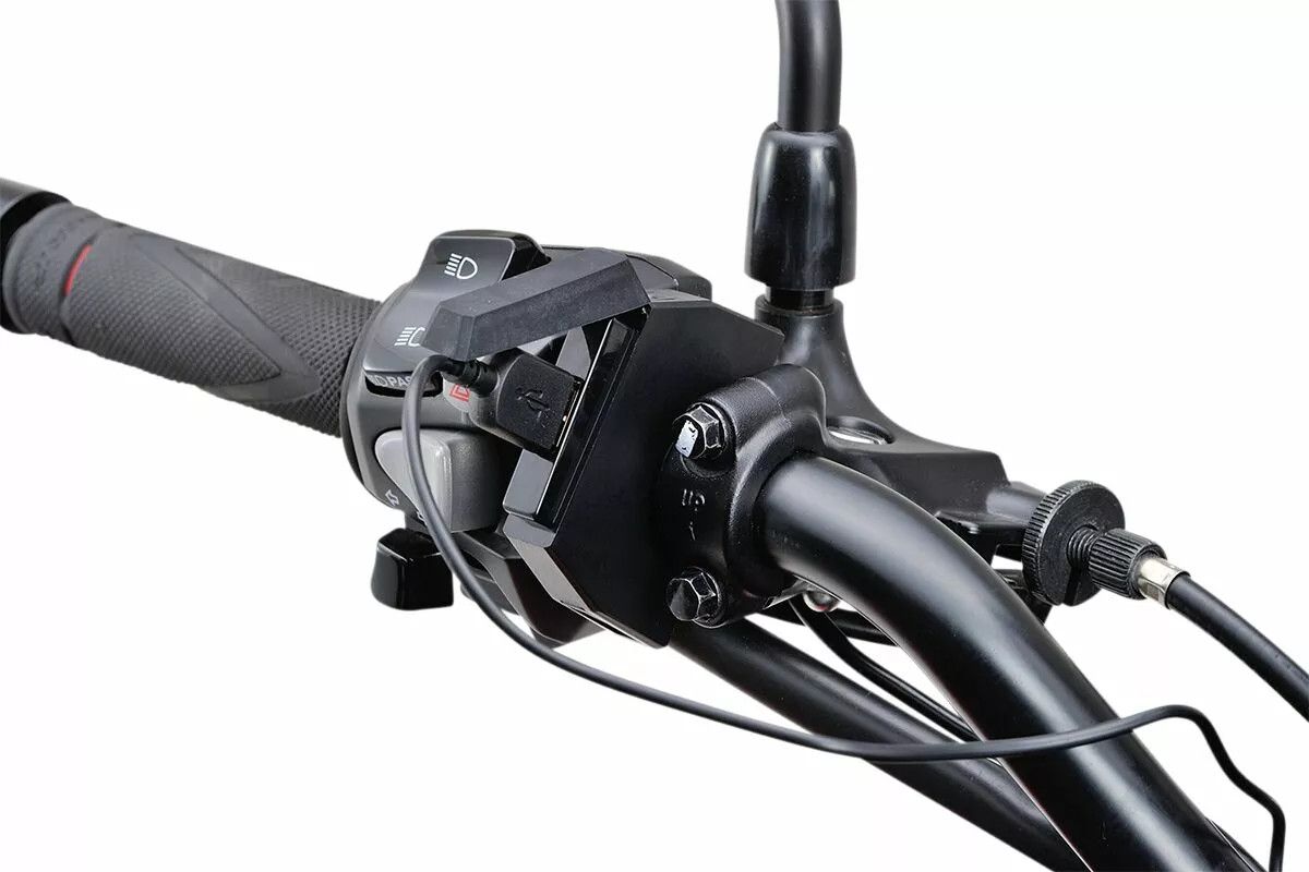 Daytona 89371 USB töltőport Elektromos alkatrészek  1