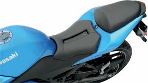 Saddlemen 0810-K036 Gel-Channel™ Track Carbon Fiber Sportülés Ülés, nyereg