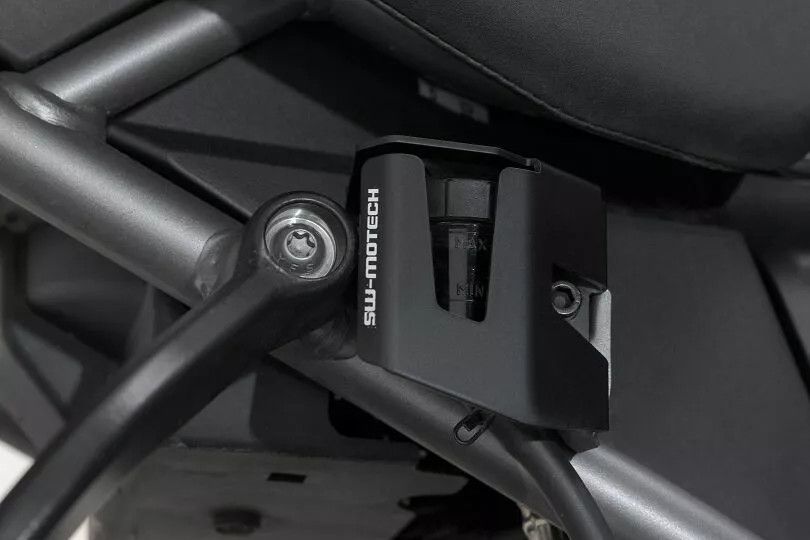 Sw-motech SCT.18.911.10000/B féktartály védő Főfékhenger és fékfolyadéktartály alkatrészei 3