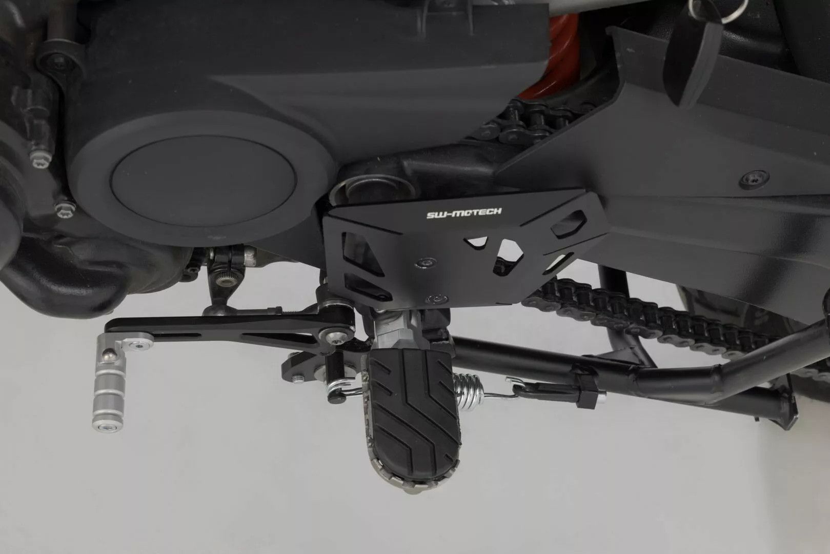 Sw-motech SCT.18.911.10100/B Sarokvédő Főfékhenger és fékfolyadéktartály alkatrészei 1