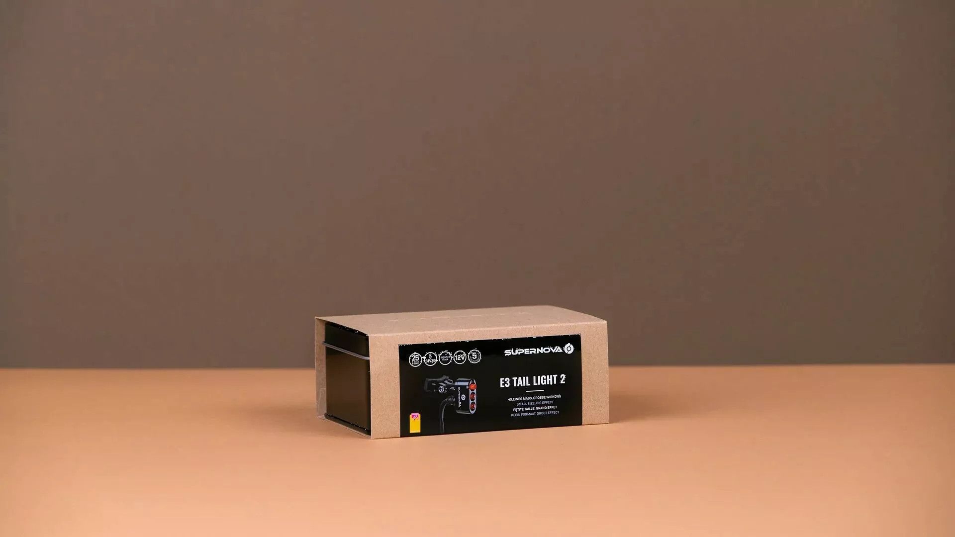 Supernova N-TK2-S-V12-BLK E3 hátsó lámpa, 2 ülésoszlop Hátsólámpa 2