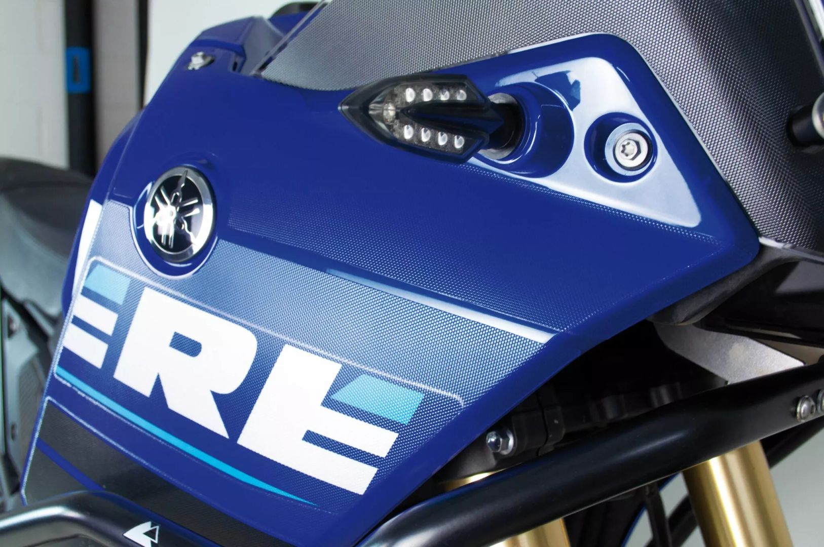 Uniracing K50859 Scratch Saver Yamaha Tenere 700 Matrica 1