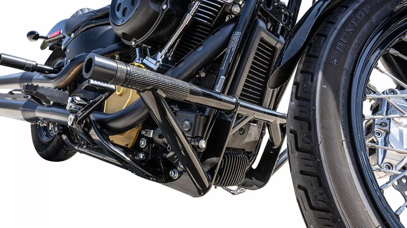 Burly brand B10-3012B Brawler készlet Softail M8-hoz Bukócső, blokkvédő, váz 1