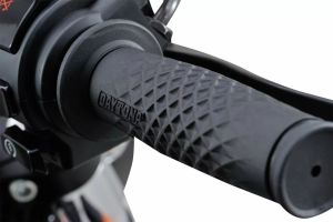 Daytona 88675 "GRIPPYGRIP" GGDI-Arc-III markolat Fékkar, kuplungkar, kormánykapcsoló 1